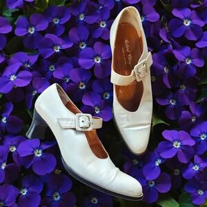 Vintage Robert Clergerie Paris Mary Jane Pumps Made in France White Leather 8.5